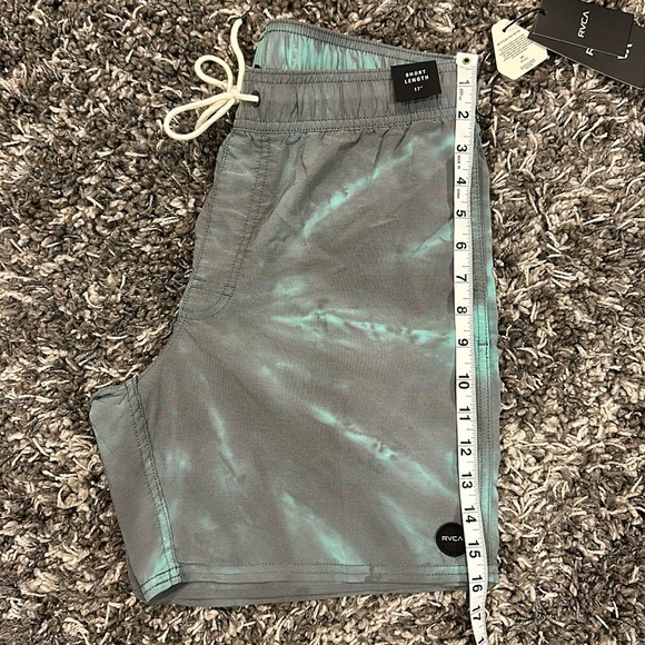 New RVCA VA Elastic Manic Shorts - Picture 4 of 12
